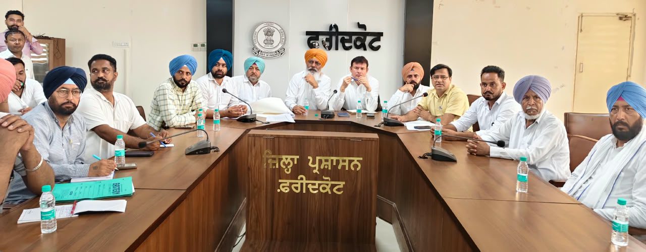 ਵਿਧਾਇਕ ਸੇਂਖੋਂ ਨੇ ਪਿੰਡਾਂ/ਸ਼ਹਿਰਾਂ ਵਿੱਚ ਚੱਲ ਰਹੇ/ਹੋਣ ਵਾਲੇ ਵੱਖ-ਵੱਖ ਪ੍ਰੋਜੈਕਟਾਂ ਸਬੰਧੀ ਸਮੀਖਿਆ ਮੀਟਿੰਗ ਕੀਤੀ -ਜ਼ਿਲ੍ਹਾ ਪ੍ਰਸ਼ਾਸਨ ਵੱਲੋਂ ਵਿਕਾਸ ਕਾਰਜਾਂ ਦੀ ਲਗਾਤਾਰ ਨਿਗਰਾਨੀ ਕੀਤੀ ਜਾ ਰਹੀ ਹੈ-ਡਿਪਟੀ ਕਮਿਸ਼ਨਰ