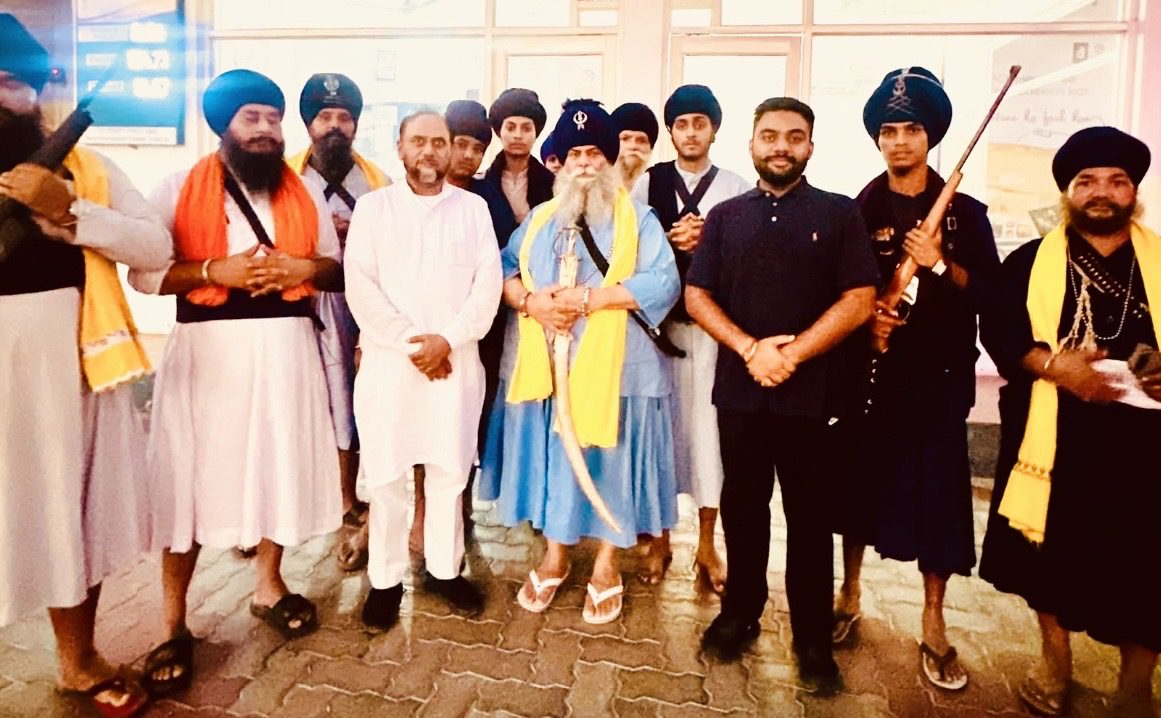 ਬਾਬਾ ਬਲਬੀਰ ਸਿੰਘ ਜੀ ਅਕਾਲੀ 96 ਕਰੋੜੀ ਨੇ ਐਸ਼ ਐਸ ਪੈਟਰੋਲੀਅਮਜ਼ ’ਤੇ ਪਹੁੰਚ ਕੇ ਬਖ਼ਸ਼ਿਆ ਅਸ਼ੀਰਵਾਦ
