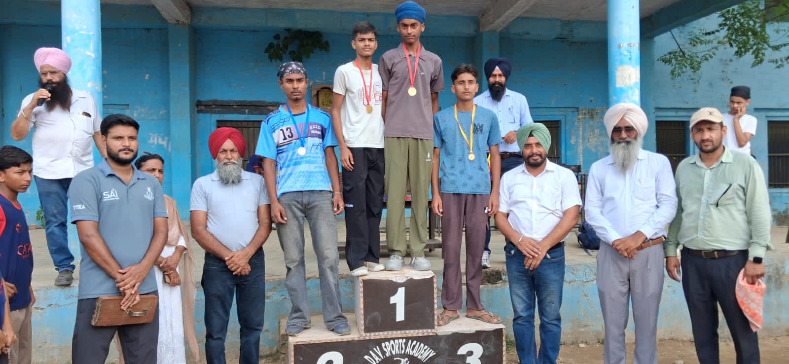 ਖੇਡਾਂ ਵਤਨ ਪੰਜਾਬ ਦੀਆਂ ਦੇ ਜ਼ਿਲ੍ਹਾ ਪੱਧਰੀ ਮੁਕਾਬਲੇ ਵਿੱਚ ਮੁੰਡੇ ਦੂਜੇ ਤੇ ਕੁੜੀਆਂ ਨੇ ਤੀਜਾ ਸਥਾਨ ਪ੍ਰਾਪਤ ਕੀਤਾ : ਜੋਨਲ ਐਥਲੈਟਿਕਸ ਟੂਰਨਾਮੈਂਟ ਤਖਤਗੜ੍ਹ ਵਿੱਚ ਮੂਸਾਪੁਰ ਦਾ ਖਿਡਾਰੀ ਮਨੀਸ਼ ਕੁਮਾਰ _17 ਲੰਮੀ ਛਾਲ ਦੇ ਫਸਵੇਂ ਮੁਕਾਬਲੇ ਵਿੱਚ ਪਹਿਲਾ ਸਥਾਨ ਪ੍ਰਾਪਤ ਕੀਤਾ