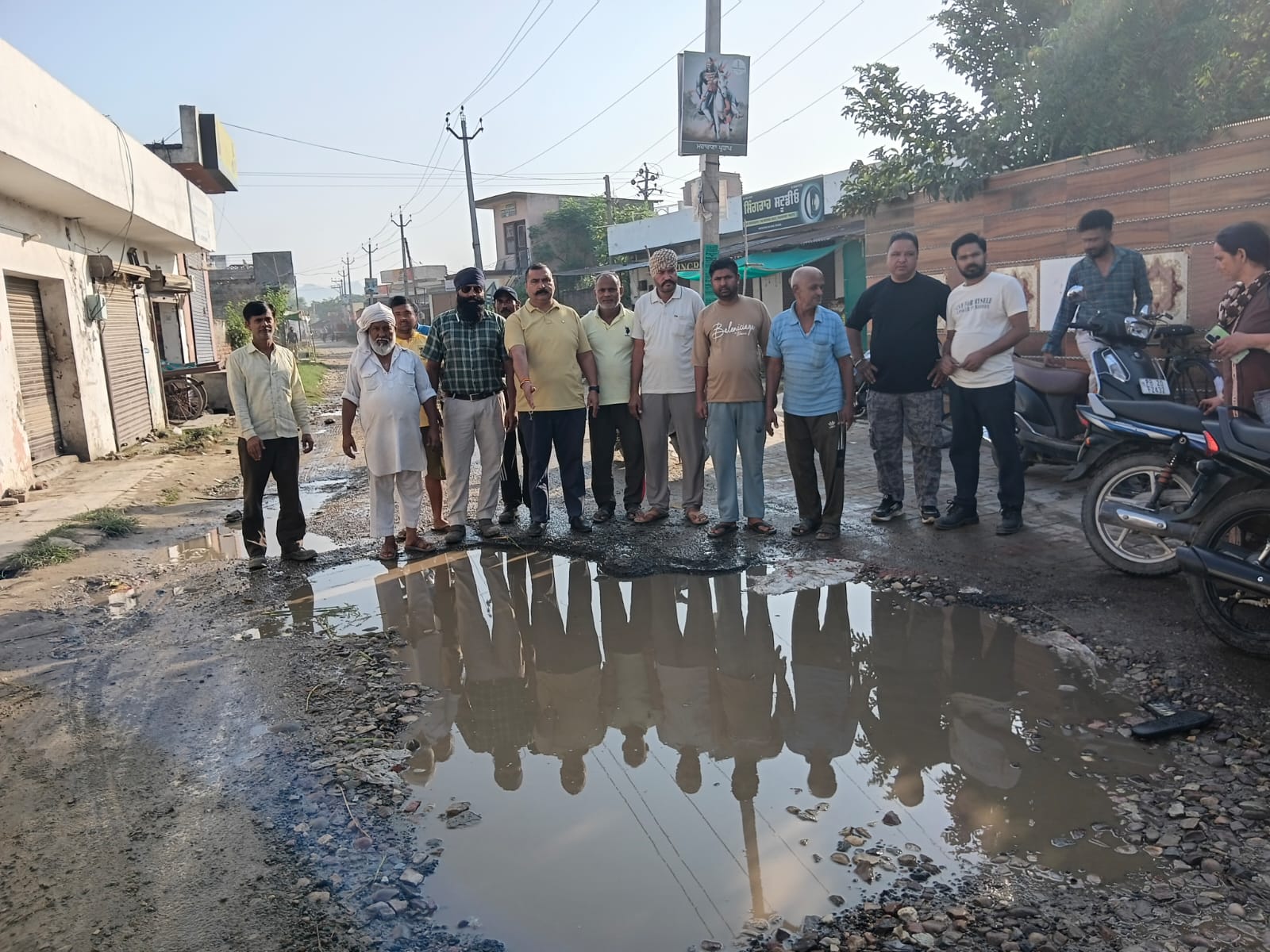 ਪੰਜ ਮਹੀਨਿਆਂ ਤੋਂ ਪੁੱਟੀ ਪਈ ਲਿੰਕ ਸੜਕ ਨੇ ਰੈਲ ਮਾਜਰਾ ਵਾਸੀਆਂ ਦਾ ਜਿਉਣਾ ਕੀਤਾ ਮੁਹਾਲ, ਪ੍ਰਧਾਨ ਸੁਰਿੰਦਰ ਛਿੰਦਾ ਰੈਲਮਾਜਰਾ ਨੇ ਸਰਕਾਰ ਨੂੰ ਦਿੱਤੀ 10 ਅਕਤੂਬਰ ਤੱਕ ਦੀ ਚੇਤਾਵਨੀ