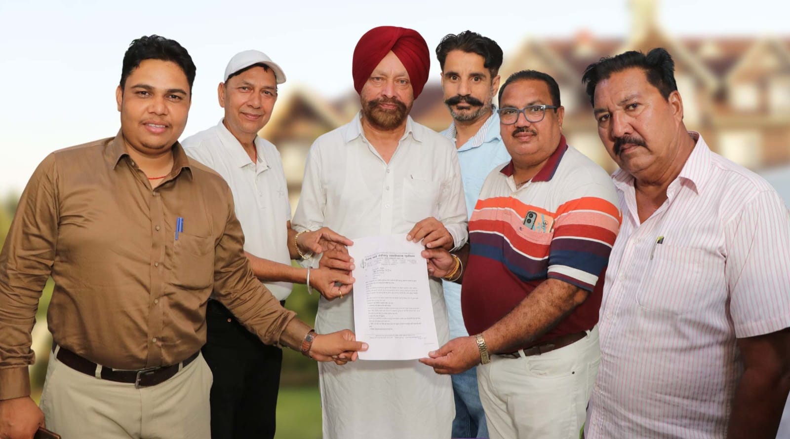 ਪੱਤਰਕਾਰਾਂ ਦੀਆਂ ਮੰਗਾਂ ਨੂੰ ਲੈ ਕੇ ਪੰਜਾਬ ਐਂਡ ਚੰਡੀਗੜ੍ਹ ਜਰਨਲਿਸਟਸ ਐਸੋਸੀਏਸ਼ਨ ਵਲੋਂ ਹਲਕਾ ਵਿਧਾਇਕ ਕਾਕਾ ਬਰਾੜ ਨੂੰ ਦਿੱਤਾ ਗਿਆ ਮੰਗ ਪੱਤਰ-   ਪੱਤਰਕਾਰਾਂ ਨੇ ‘ਡਿਮਾਂਡ ਡੇ’ ਮੌਕੇ ਚੁੱਕੀਆਂ ਅਹਿਮ ਮੰਗਾਂ; ਸੁਰੱਖਿਆ ਐਕਟ ਅਤੇ ਮੀਡੀਆ ਕਮਿਸ਼ਨ ਬਣਾਉਣ ‘ਤੇ ਦਿੱਤਾ ਜ਼ੋਰ-